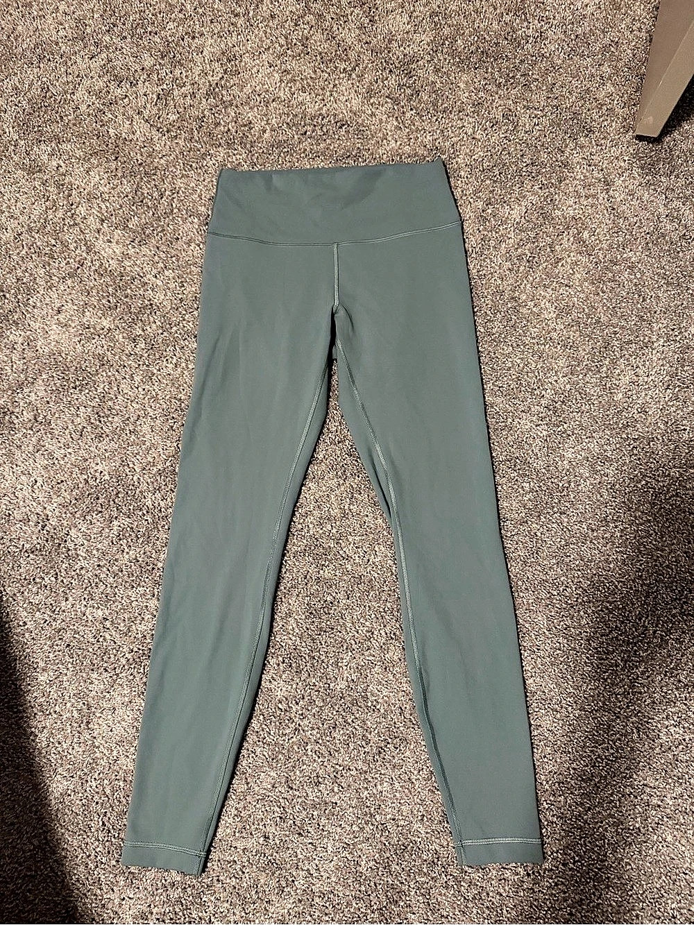 lululemon Leggings in sage Green Size 10